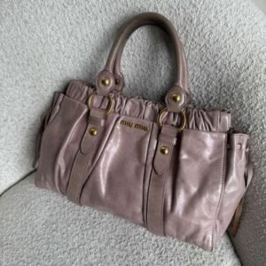 🔥 Authentic Miu Miu Vitello Dusty Pink Leather Handbag Pre-owned 🔥